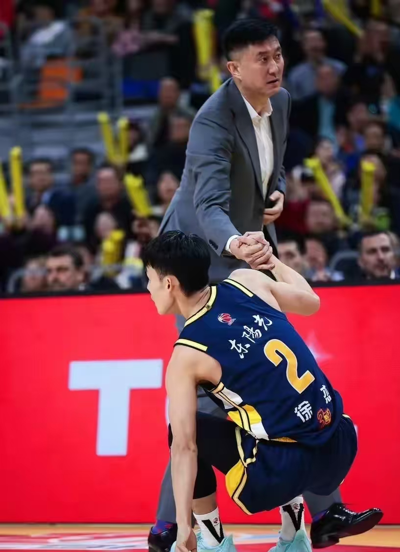 吉林队翻盘76人，乔治关键制胜