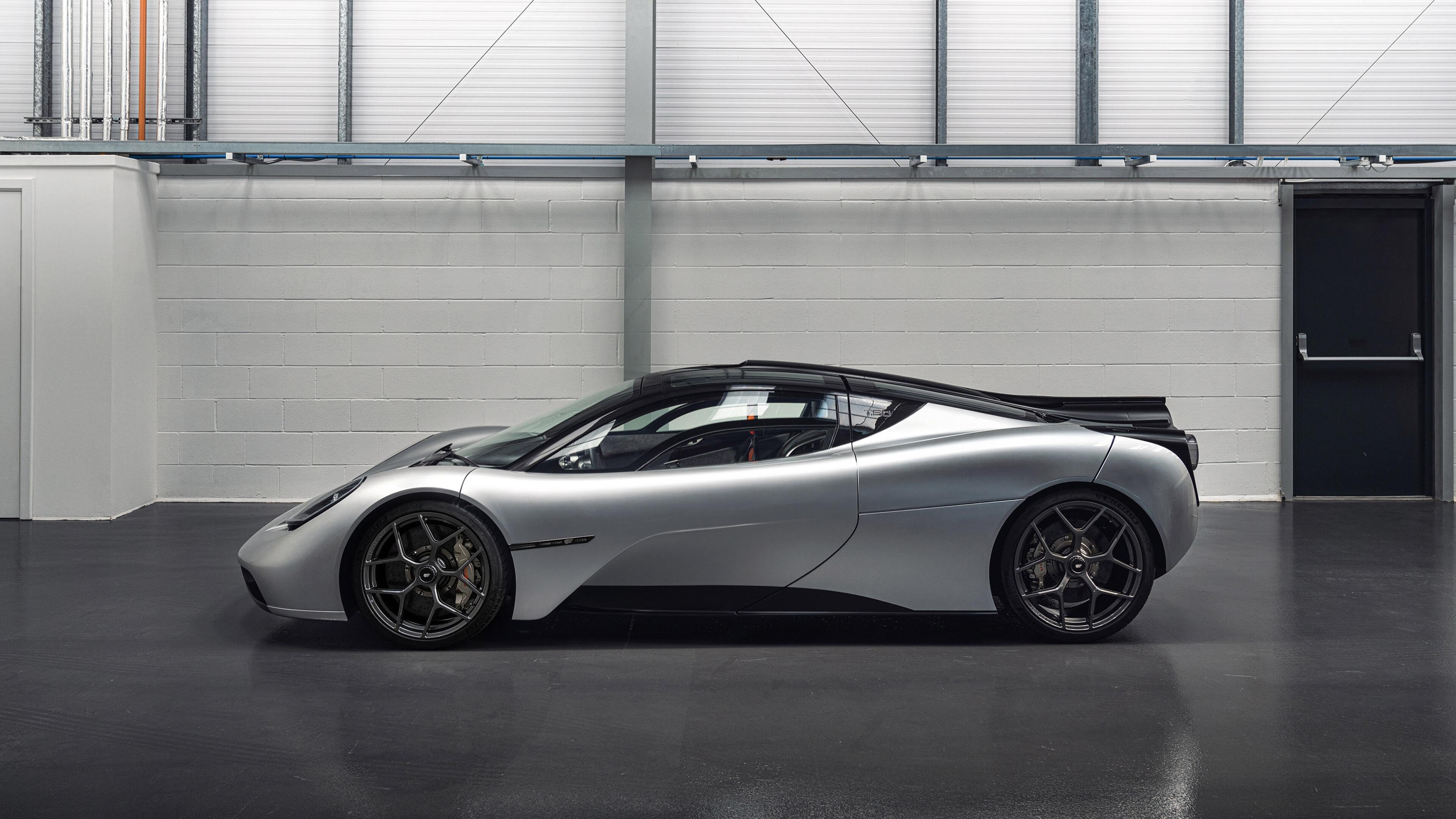 开云体育平台APP-当永不独行遇上永不熄灭，穆勒的火热状态如何照亮利物浦对阵贝蒂斯的战术棋盘？