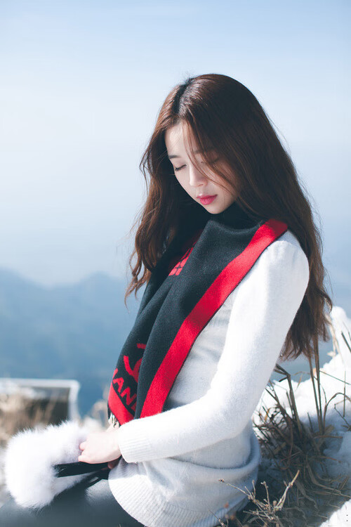 唯一的神迹,库尔图瓦如何用一双铁手,为沙漠绿洲铸就通往世界杯的唯一大门
